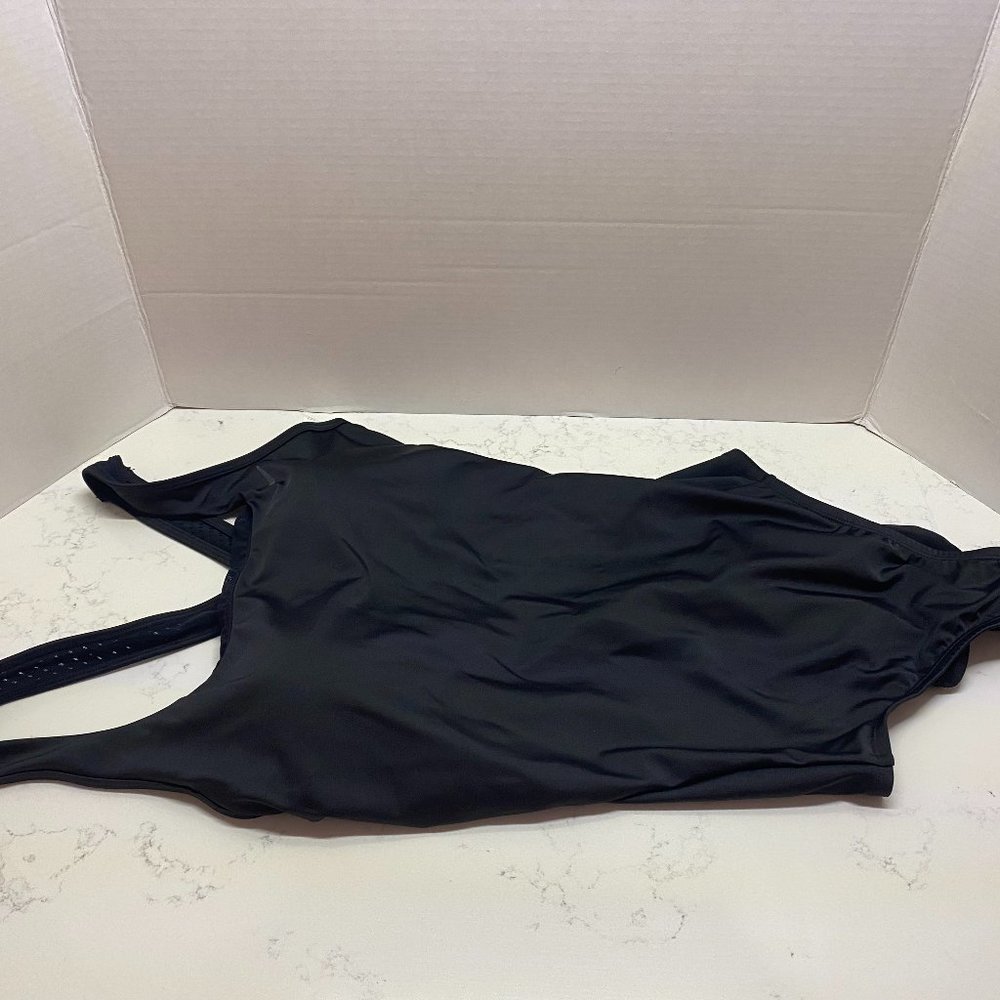 NWT Nike Black One Piece swimsuit cross back size Medium
